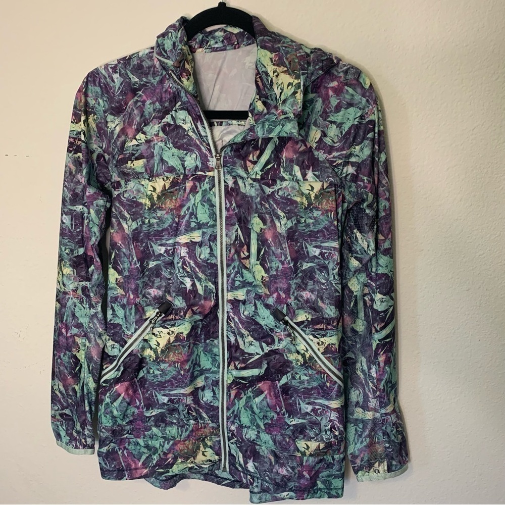 Lululemon Miss Misty II Jacket Iridescent Multi Print Size 6